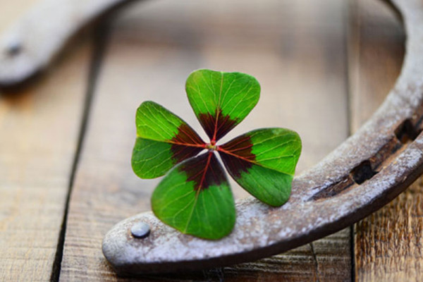 10 Superstitions and beliefs of English people